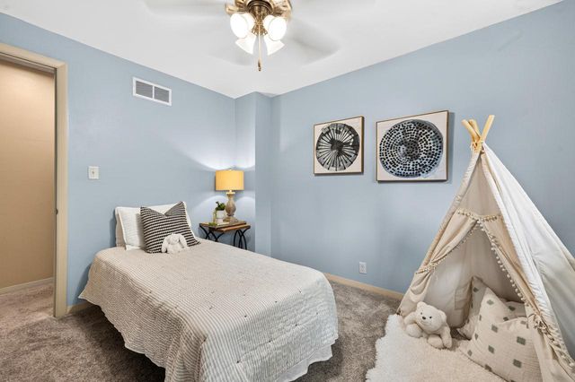 8551 N Manor LANE, Fox Point, WI 53217