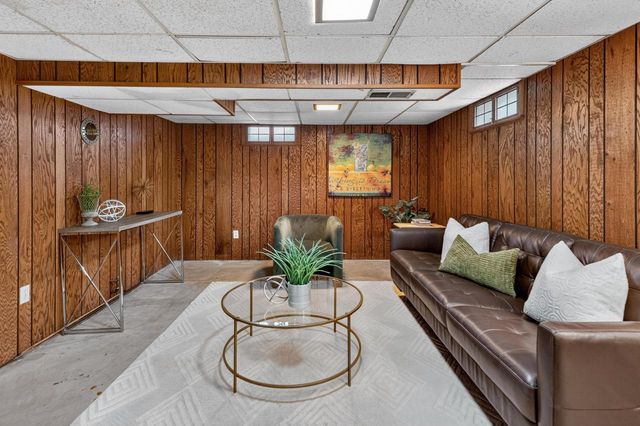 8551 N Manor LANE, Fox Point, WI 53217