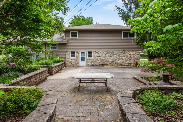 8551 N Manor LANE, Fox Point, WI 53217