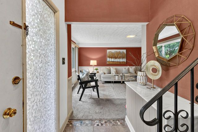 8551 N Manor LANE, Fox Point, WI 53217