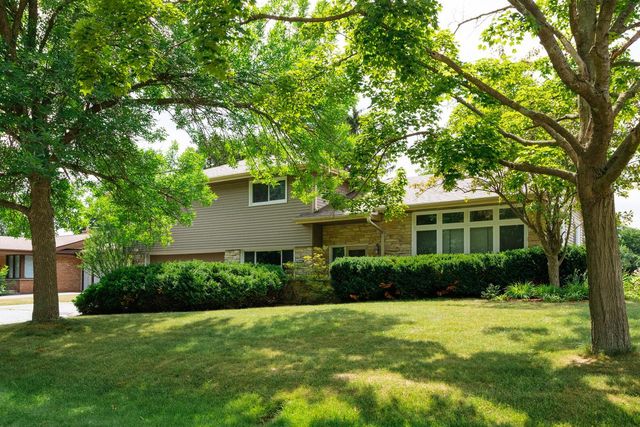 8551 N Manor LANE, Fox Point, WI 53217