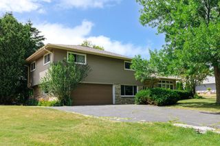 8551 N Manor LANE, Fox Point, WI 53217