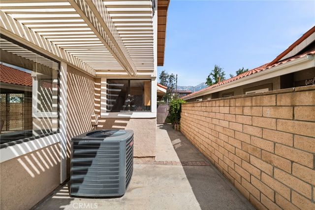 1244 Winged Foot, Upland, CA 91786