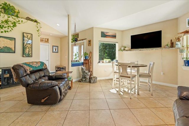 1055 LADESSA LOOP, North Pole, AK 99705