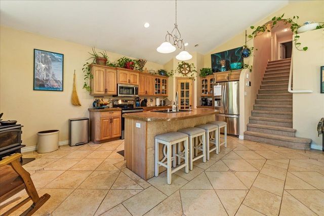 1055 LADESSA LOOP, North Pole, AK 99705