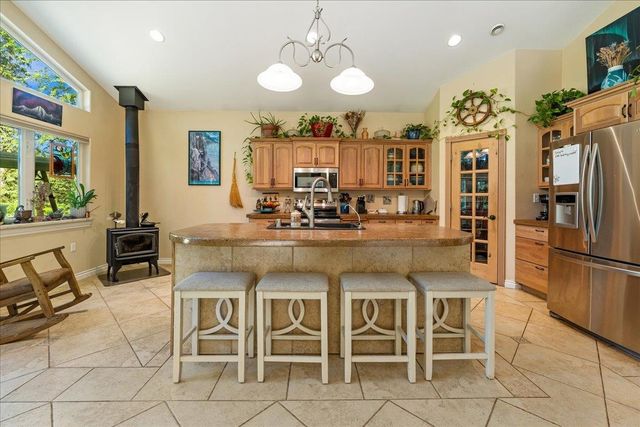 1055 LADESSA LOOP, North Pole, AK 99705