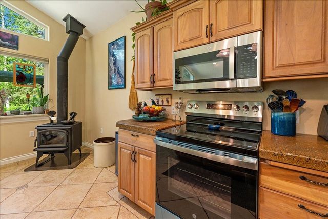 1055 LADESSA LOOP, North Pole, AK 99705