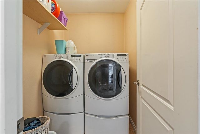 1055 LADESSA LOOP, North Pole, AK 99705