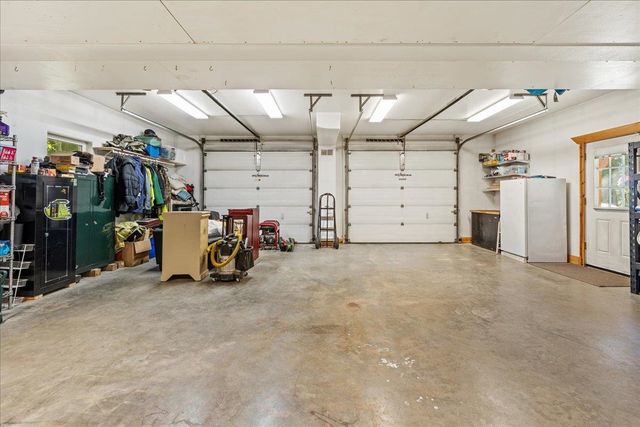 1055 LADESSA LOOP, North Pole, AK 99705