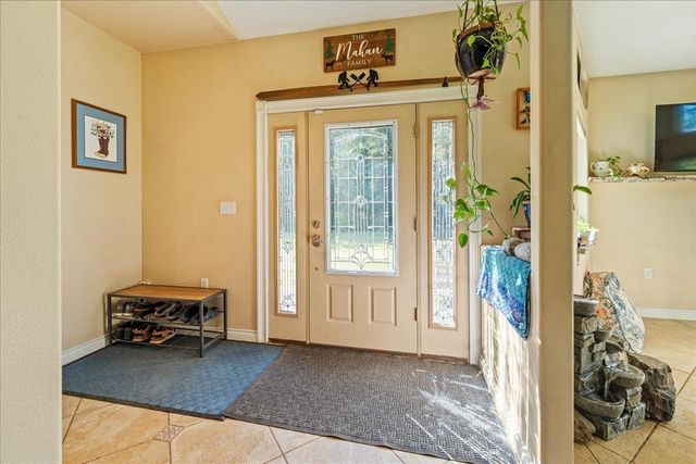 1055 LADESSA LOOP, North Pole, AK 99705