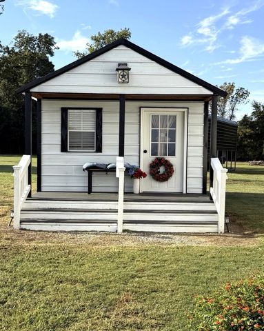 22548 Pine, Frankston, TX 75763