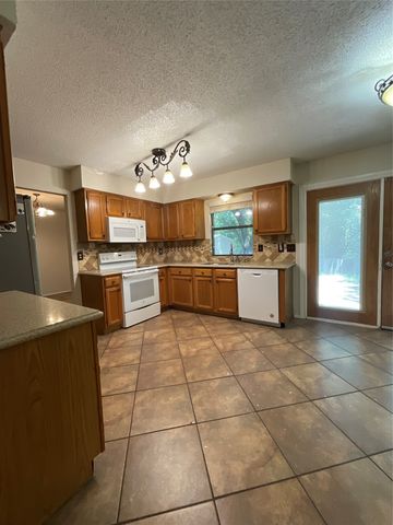 2332 Abbington Lane, Grand Prairie, TX 75052