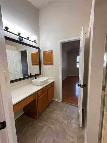 2332 Abbington Lane, Grand Prairie, TX 75052