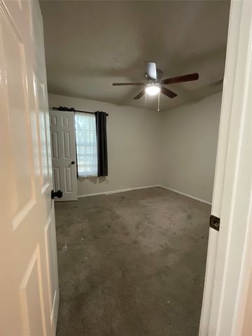 2332 Abbington Lane, Grand Prairie, TX 75052