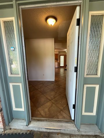 2332 Abbington Lane, Grand Prairie, TX 75052