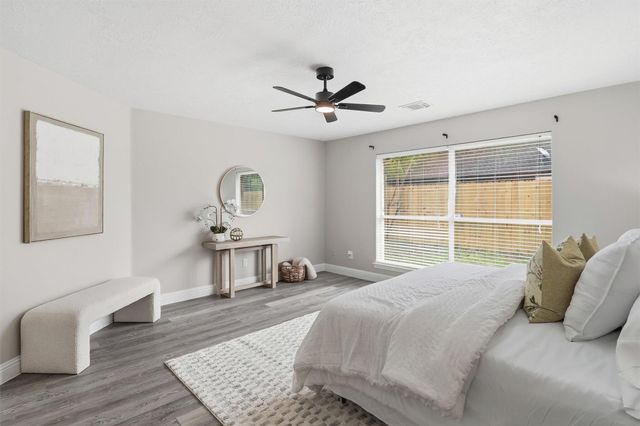 2511 Pecan Grove Court, Pearland, TX 77584