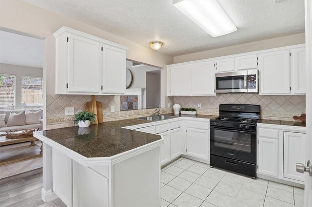 2511 Pecan Grove Court, Pearland, TX 77584