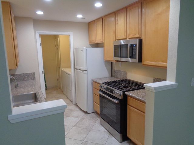 604 Arcadia Terrace 303, Sunnyvale, CA 94085