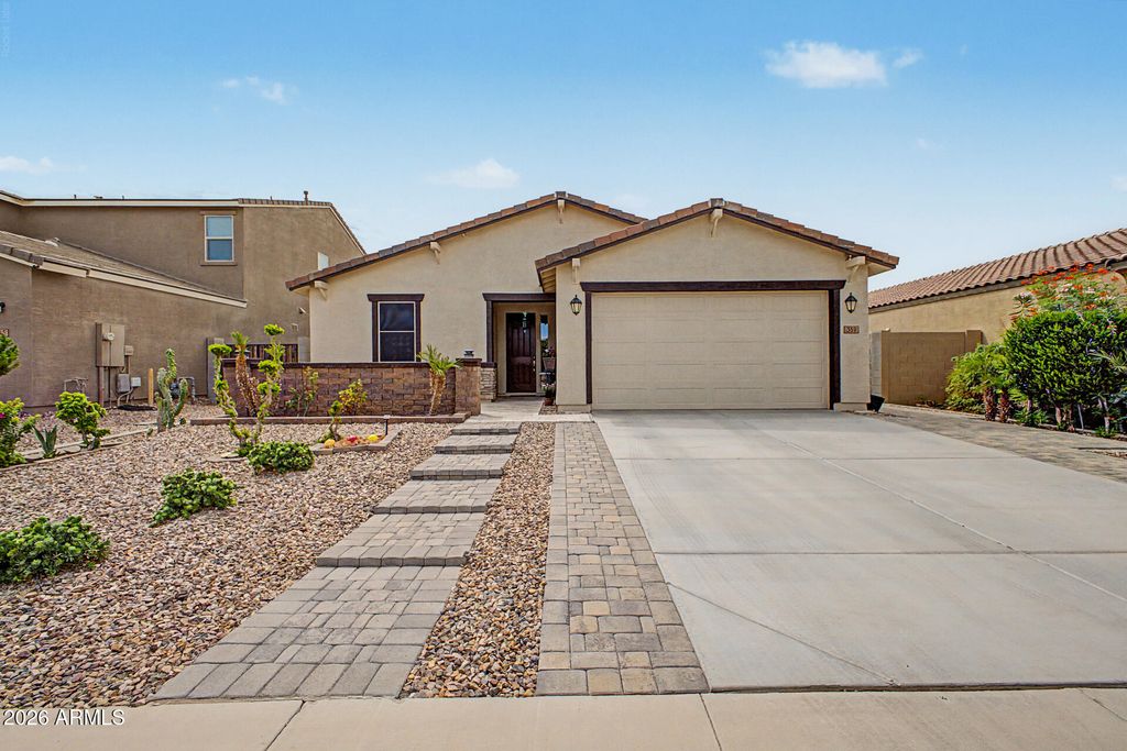 359 W SATINKA Drive, San Tan Valley, AZ 85140 — exterior