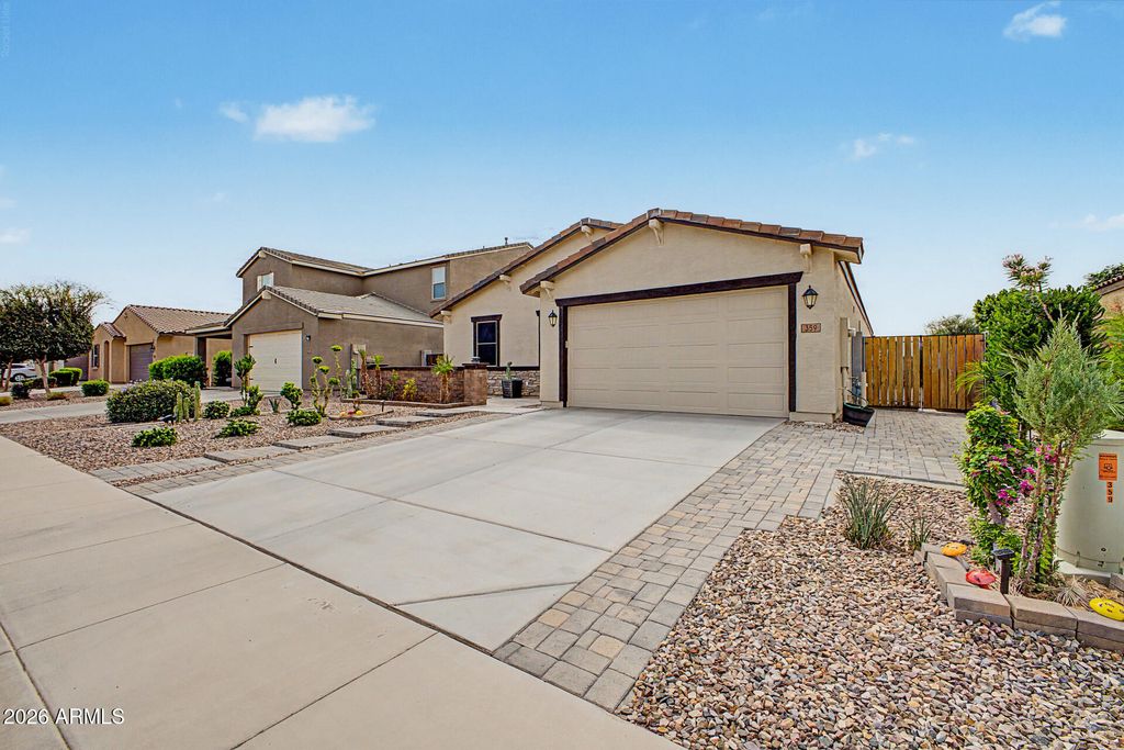 359 W SATINKA Drive, San Tan Valley, AZ 85140 — photo 3