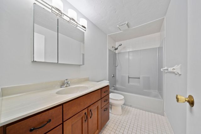 350 Neponset Street B, Canton, MA 02021