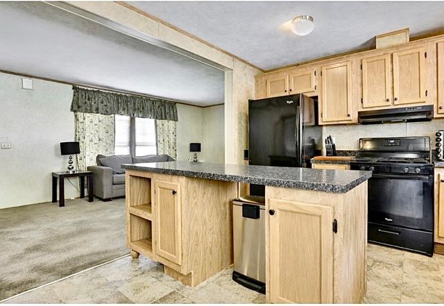 7 Pearl Court, Merrimack, NH 03054
