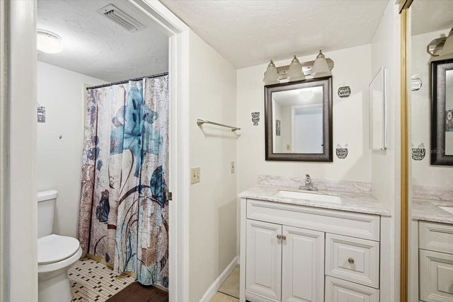 7500 40TH AVENUE W 203, Bradenton, FL 34209