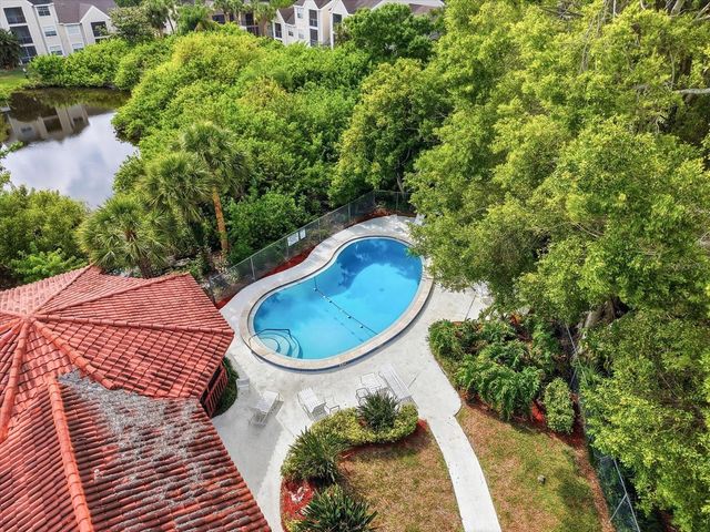 7500 40TH AVENUE W 203, Bradenton, FL 34209