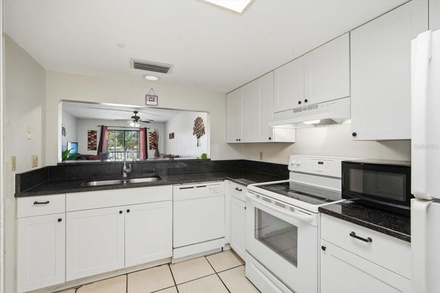 7500 40TH AVENUE W 203, Bradenton, FL 34209