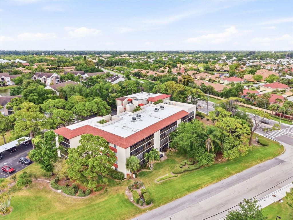 Image 23 of property listing at 7500 40TH AVENUE W 203, Bradenton, FL 34209