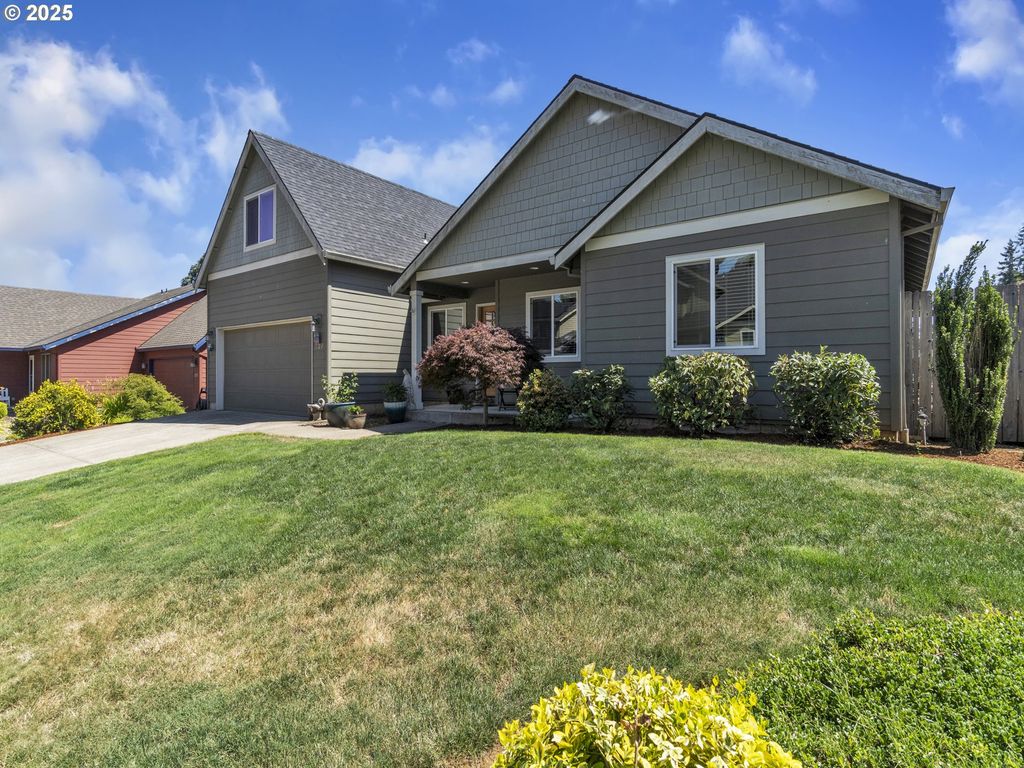 327 Nw PACIFIC HILLS Dr, Willamina, OR 97396