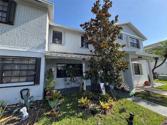 10428 NW 3rd St, Pembroke Pines, FL 33026