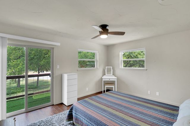 5102 Largo Drive, De Cordova, TX 76049