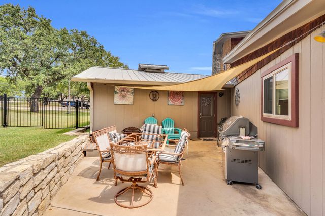5102 Largo Drive, De Cordova, TX 76049