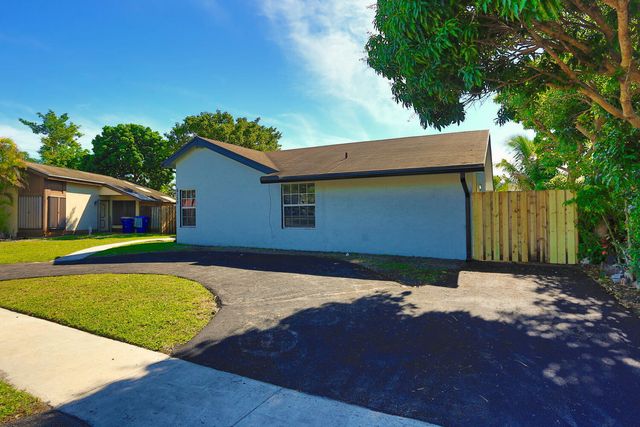 8120 SW 4th Court, North Lauderdale, FL 33068