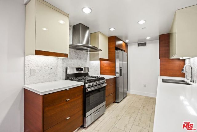 220 E Broadway 301, Glendale, CA 91205