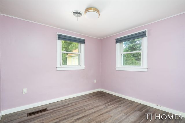 2215 Maguire Avenue, Grand Rapids, MI 49525