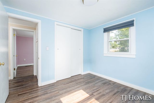 2215 Maguire Avenue, Grand Rapids, MI 49525