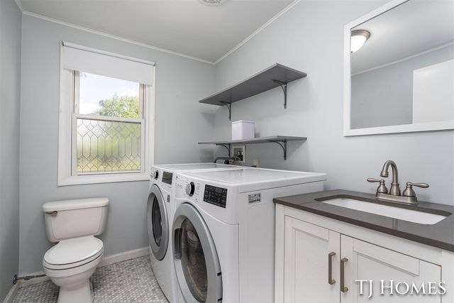 2215 Maguire Avenue, Grand Rapids, MI 49525