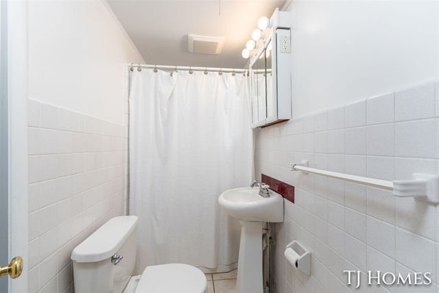 2215 Maguire Avenue, Grand Rapids, MI 49525