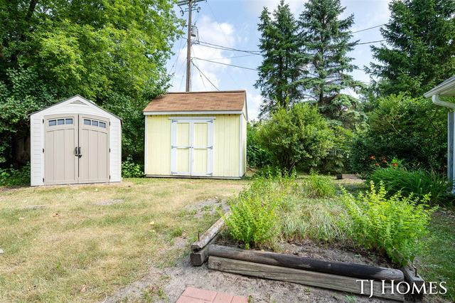 2215 Maguire Avenue, Grand Rapids, MI 49525