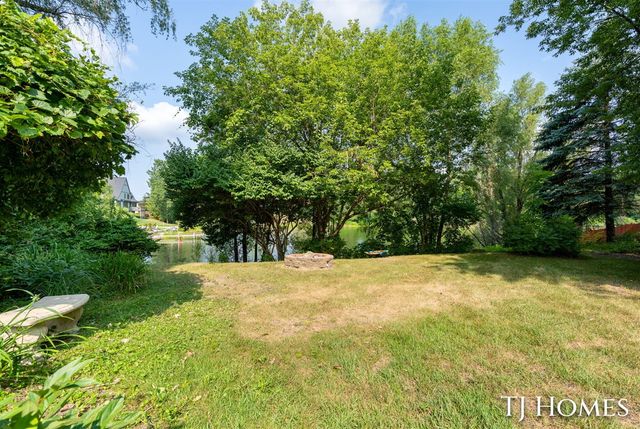 2215 Maguire Avenue, Grand Rapids, MI 49525