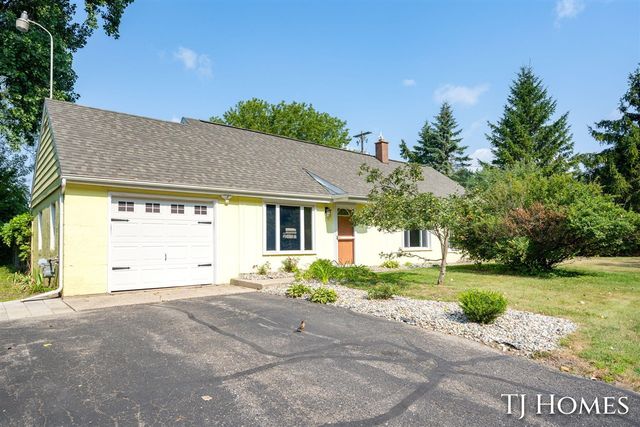 2215 Maguire Avenue, Grand Rapids, MI 49525