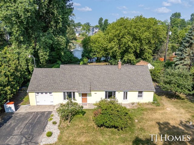 2215 Maguire Avenue, Grand Rapids, MI 49525