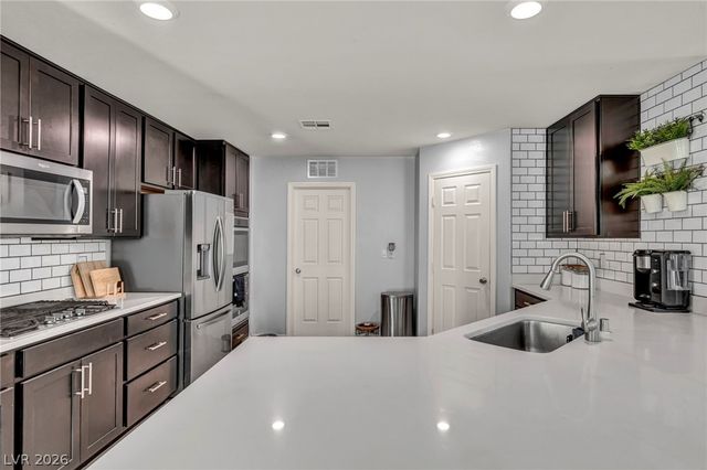 10283 Massachusetts Lane, Las Vegas, NV 89141