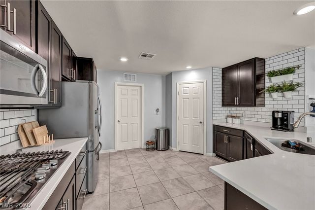 10283 Massachusetts Lane, Las Vegas, NV 89141