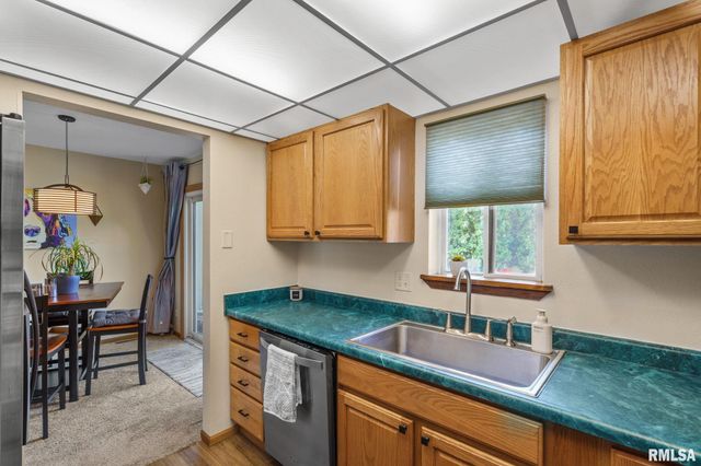 493 44TH Avenue Court, East Moline, IL 61244