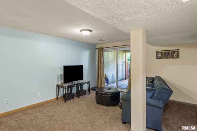 493 44TH Avenue Court, East Moline, IL 61244