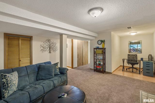 493 44TH Avenue Court, East Moline, IL 61244