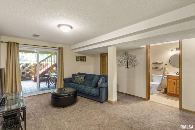 493 44TH Avenue Court, East Moline, IL 61244